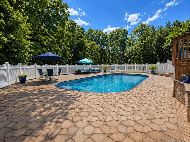 8 Penn Drive, Dix Hills, NY 11746