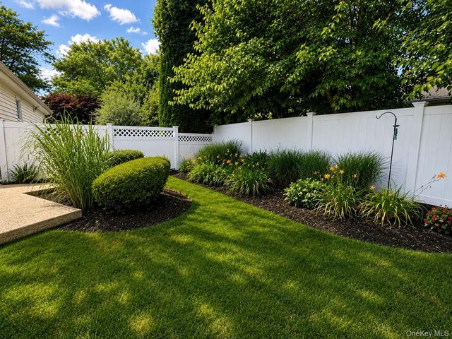 8 Penn Drive, Dix Hills, NY 11746