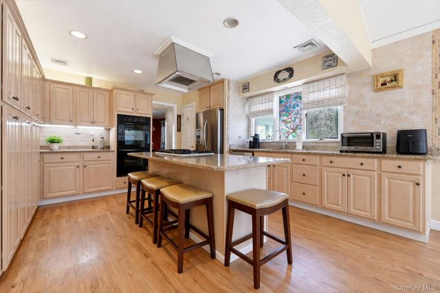 8 Penn Drive, Dix Hills, NY 11746