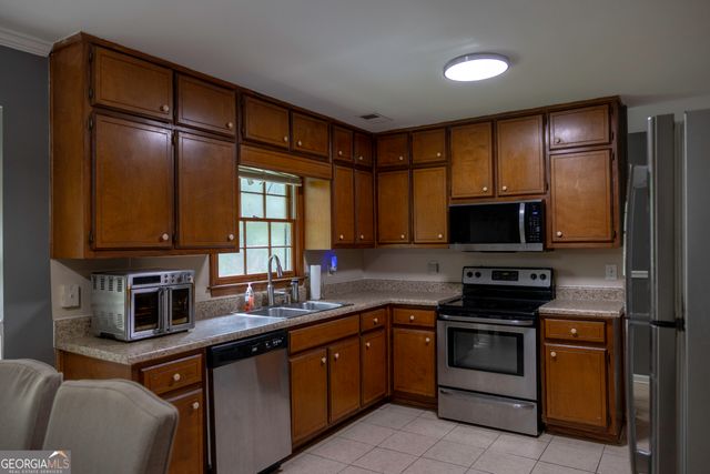 4311 SE Derbyshire Trace SE, Conyers, GA 30094