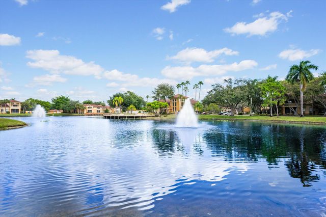 4879 Via Palm Lakes 622, West Palm Beach, FL 33417