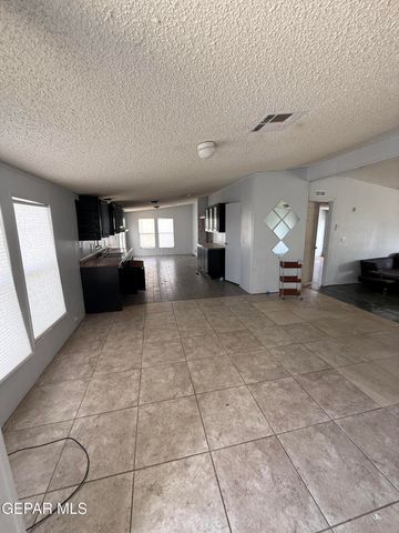 924 Sheryl Circle, Socorro, TX 79927