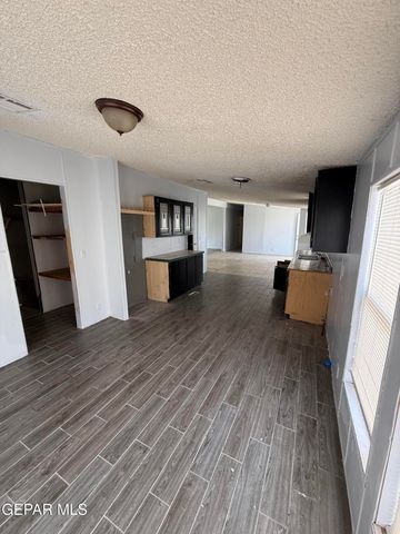 924 Sheryl Circle, Socorro, TX 79927