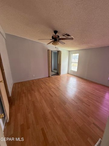 924 Sheryl Circle, Socorro, TX 79927