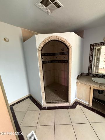 924 Sheryl Circle, Socorro, TX 79927