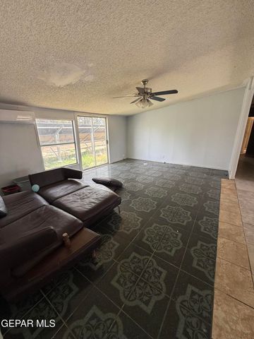 924 Sheryl Circle, Socorro, TX 79927