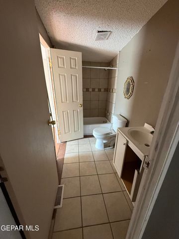 924 Sheryl Circle, Socorro, TX 79927