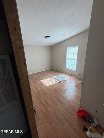 924 Sheryl Circle, Socorro, TX 79927