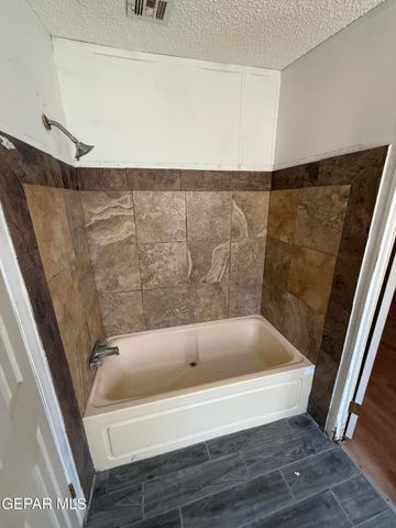 924 Sheryl Circle, Socorro, TX 79927