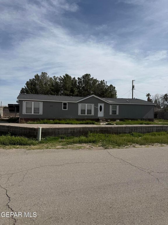 924 Sheryl Circle, Socorro, TX 79927