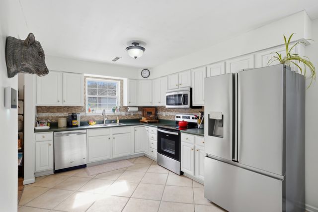 2805 SHINGO CT, Columbia, MO 65202