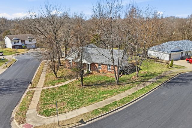 2805 SHINGO CT, Columbia, MO 65202