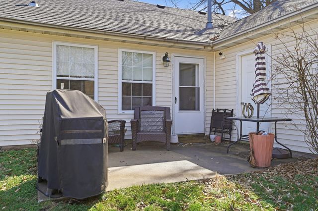 2805 SHINGO CT, Columbia, MO 65202