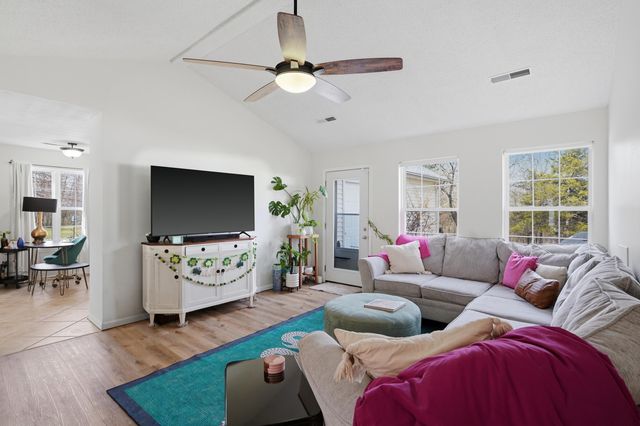 2805 SHINGO CT, Columbia, MO 65202