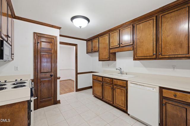 143 Hedgerow Court, Cary, NC 27513