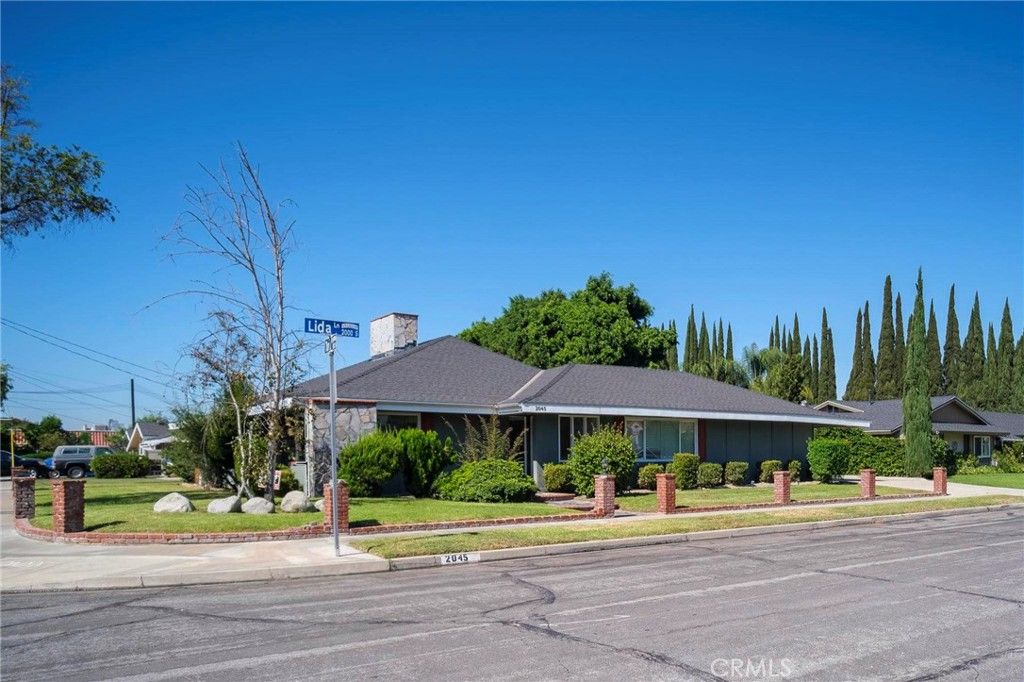 2045 S Lida, Anaheim, CA 92802 — photo 2