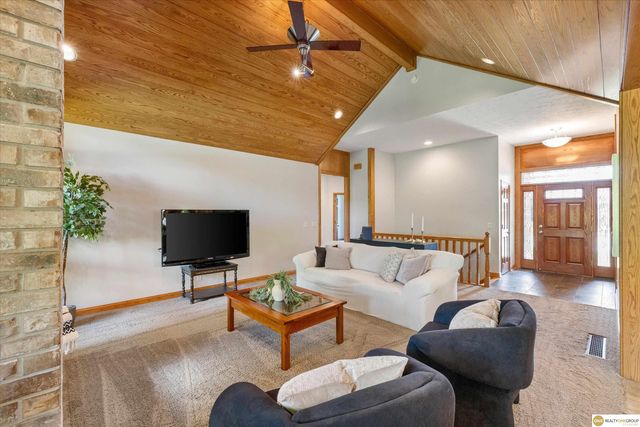 323 N 200 Street, Omaha, NE 68022