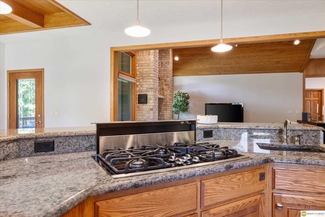 323 N 200 Street, Omaha, NE 68022