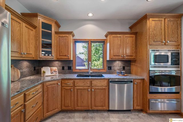 323 N 200 Street, Omaha, NE 68022