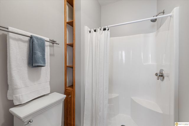 323 N 200 Street, Omaha, NE 68022