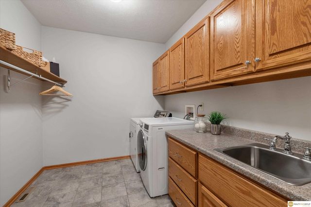 323 N 200 Street, Omaha, NE 68022