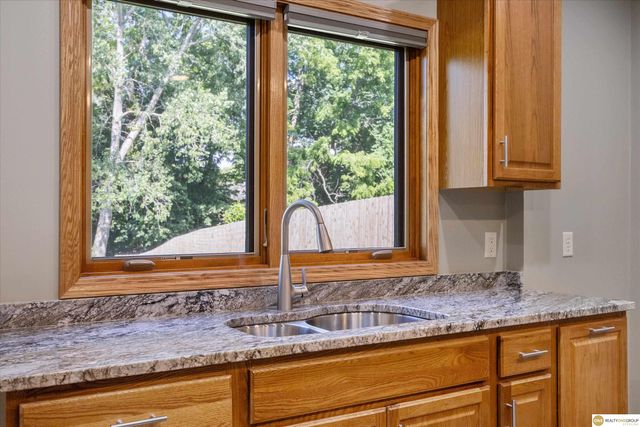 323 N 200 Street, Omaha, NE 68022