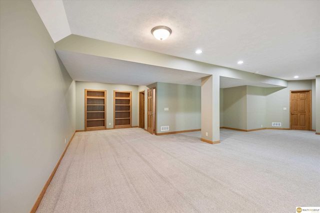 323 N 200 Street, Omaha, NE 68022