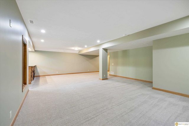 323 N 200 Street, Omaha, NE 68022