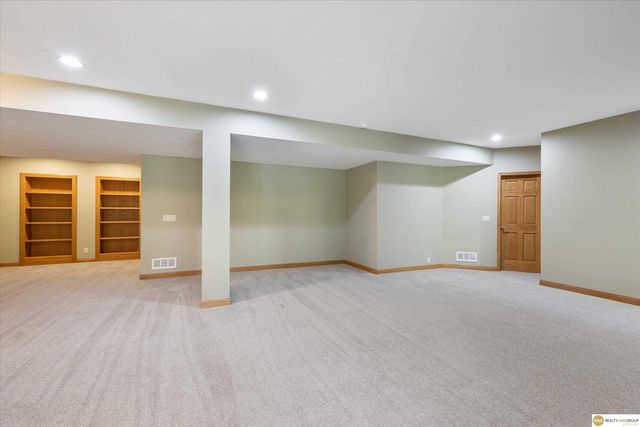 323 N 200 Street, Omaha, NE 68022