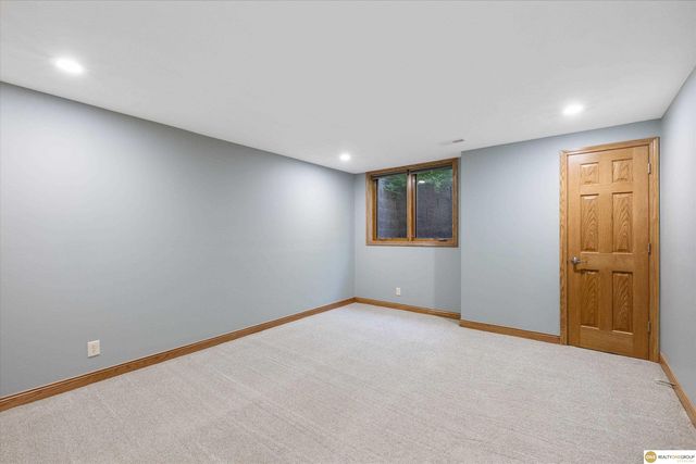 323 N 200 Street, Omaha, NE 68022