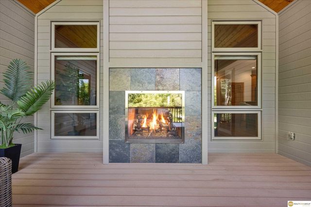 323 N 200 Street, Omaha, NE 68022