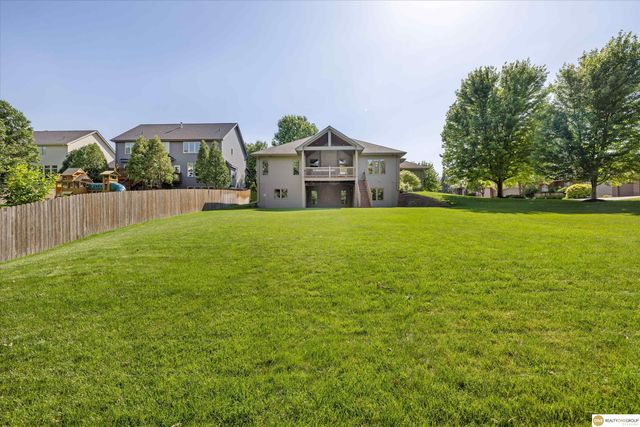 323 N 200 Street, Omaha, NE 68022