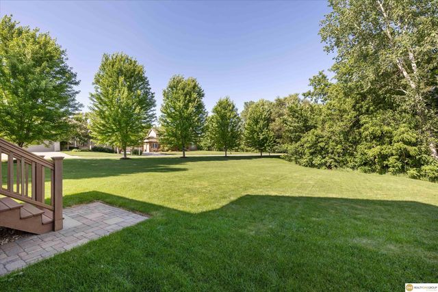 323 N 200 Street, Omaha, NE 68022