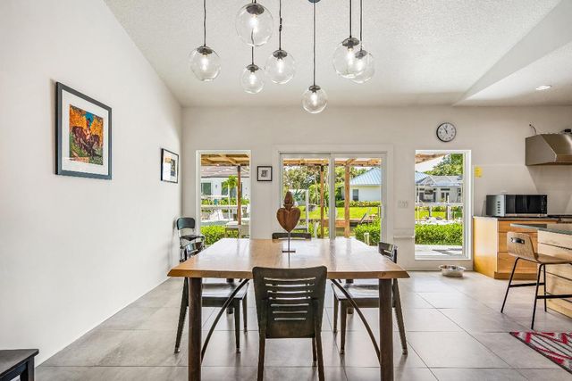 649 E Causeway Boulevard, Vero Beach, FL 32963