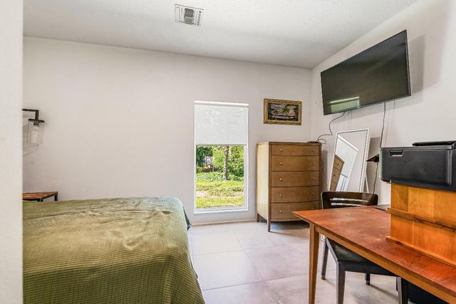 649 E Causeway Boulevard, Vero Beach, FL 32963