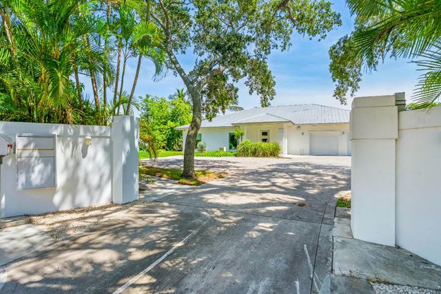 649 E Causeway Boulevard, Vero Beach, FL 32963