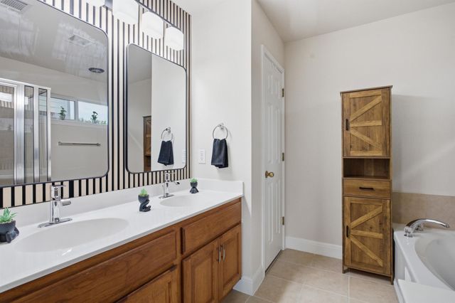 2801 Stirrup CV, Leander, TX 78641