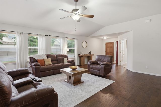 2801 Stirrup CV, Leander, TX 78641