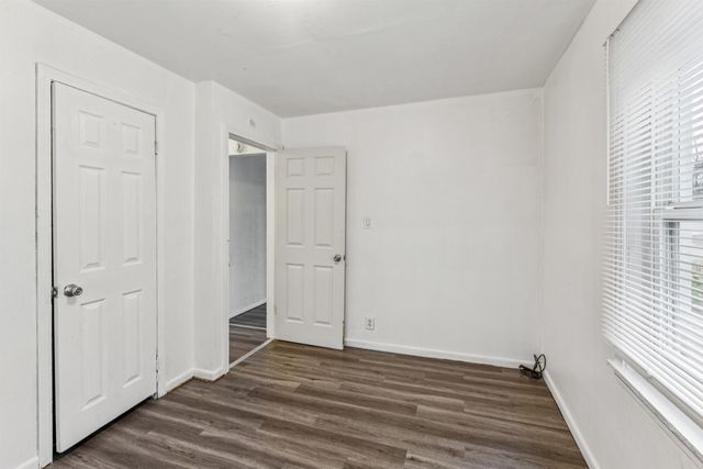 991 S Ballenger Highway, Flint, MI 48532