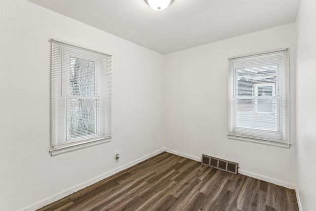 991 S Ballenger Highway, Flint, MI 48532