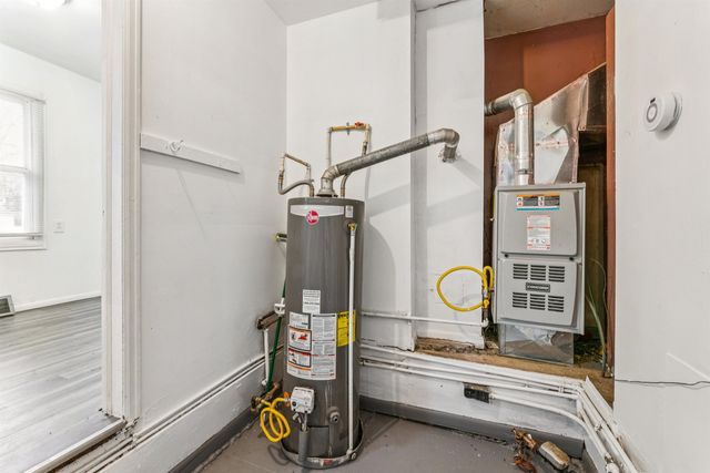 991 S Ballenger Highway, Flint, MI 48532