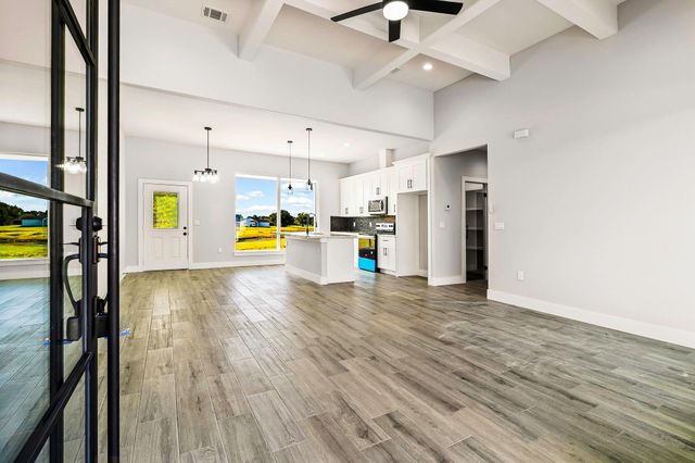 42 Meadow Lake Drive, Trinity, TX 75862