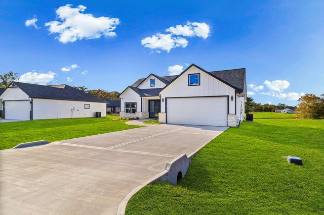 42 Meadow Lake Drive, Trinity, TX 75862