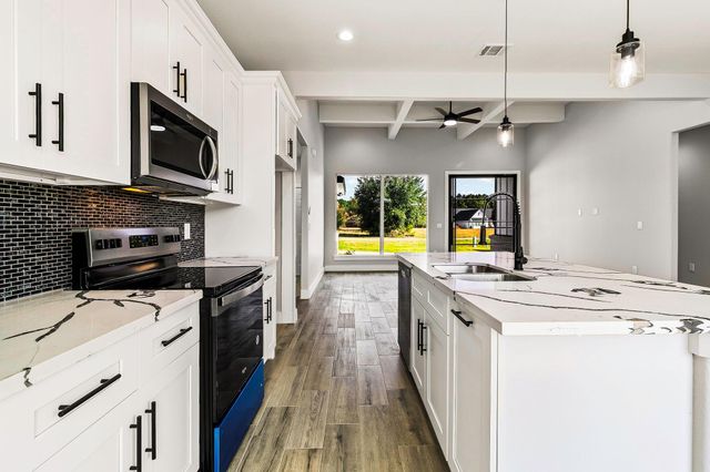 42 Meadow Lake Drive, Trinity, TX 75862