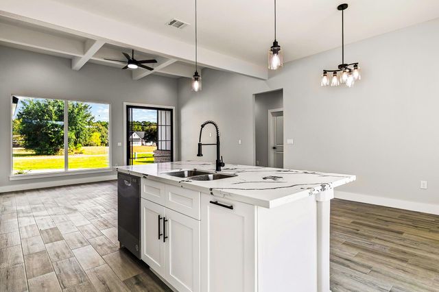 42 Meadow Lake Drive, Trinity, TX 75862