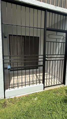 2750 W 63rd Place 12-24, Hialeah, FL 33016