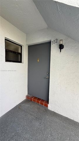 2750 W 63rd Place 12-24, Hialeah, FL 33016