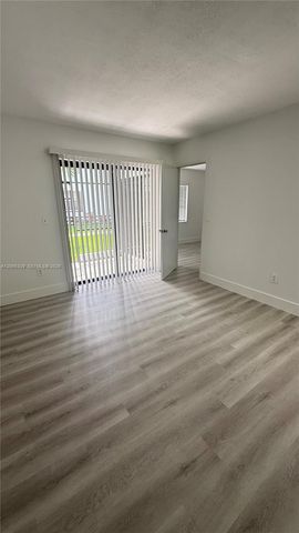 2750 W 63rd Place 12-24, Hialeah, FL 33016