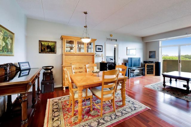 77 N Quentin Road 311, Palatine, IL 60067