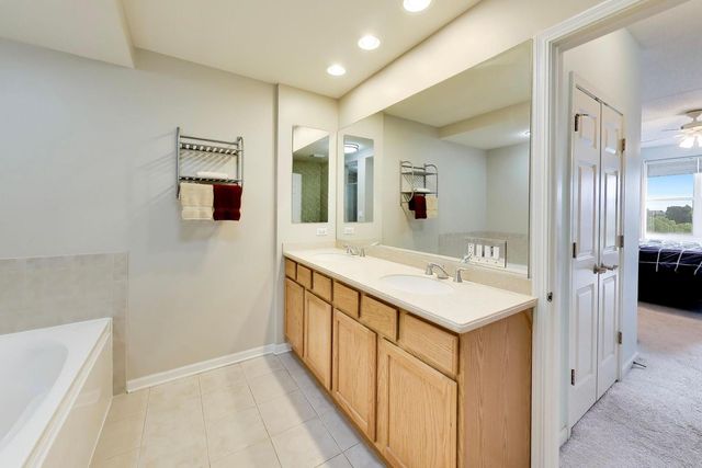 77 N Quentin Road 311, Palatine, IL 60067
